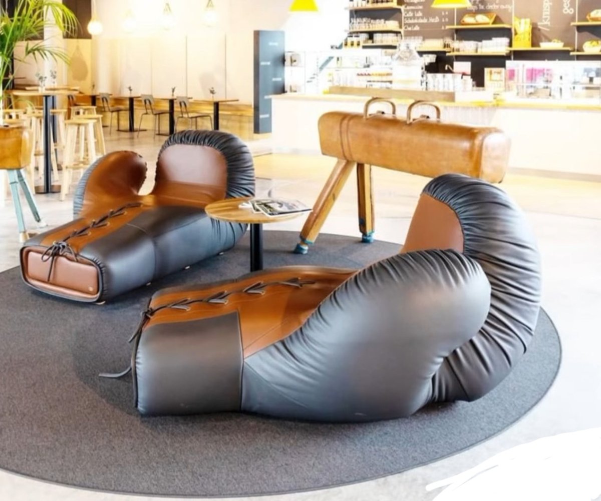 BEBAK Boxing Glove Sofa – Lounge-Sitz in Form eines Boxhandschuhes