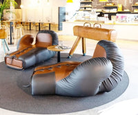 BEBAK Boxing Glove Sofa – Lounge-Sitz in Form eines Boxhandschuhes