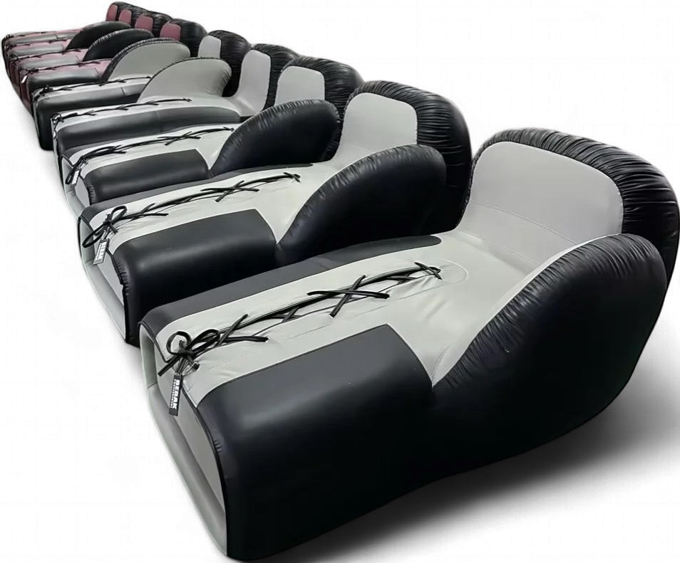BEBAK Boxing Glove Sofa – Lounge-Sitz in Form eines Boxhandschuhes
